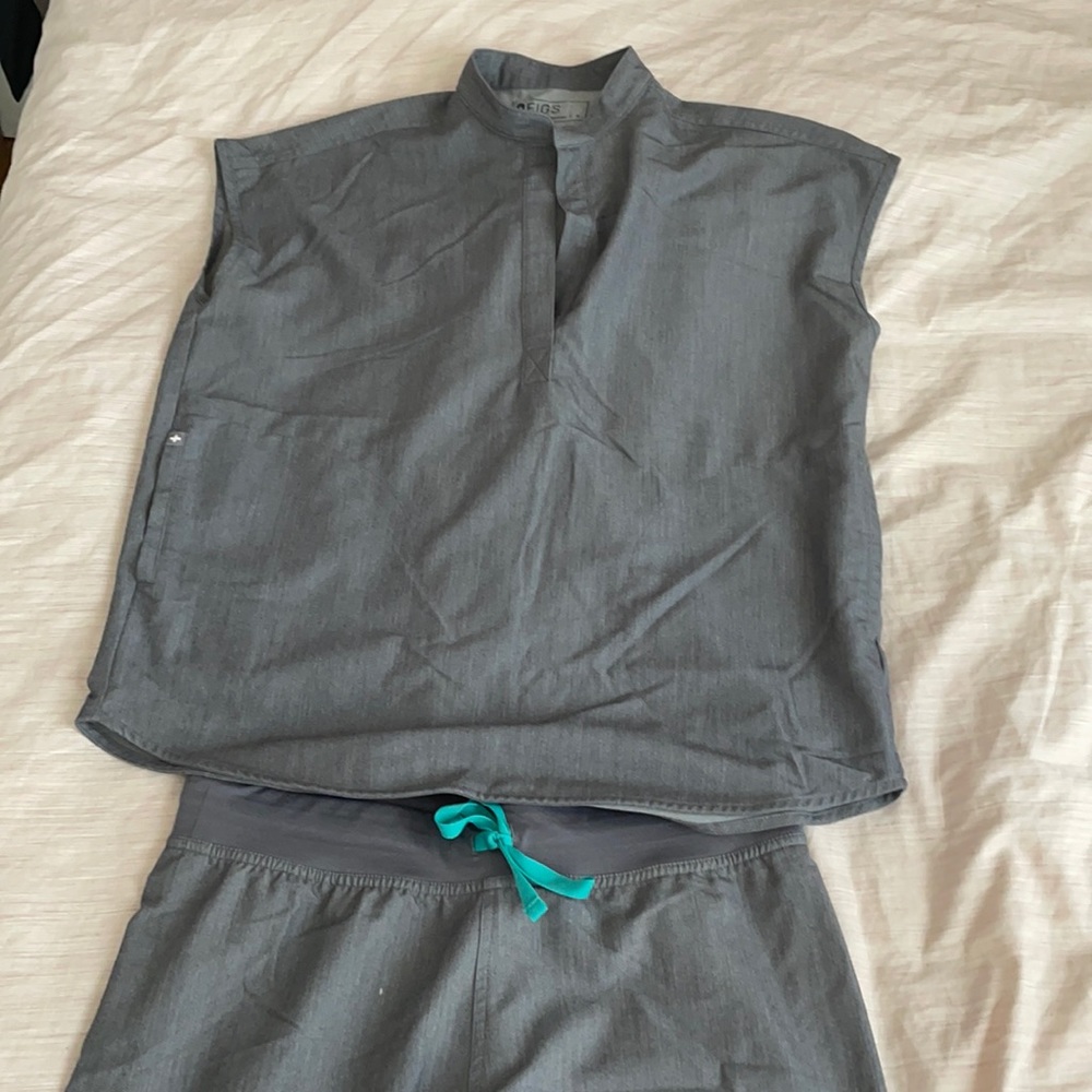 Figs scrub set